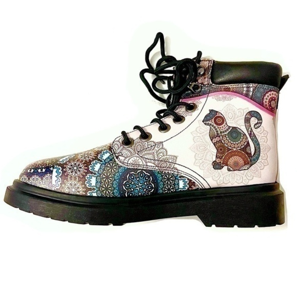 Custom Mandala Cat Moto Boots!